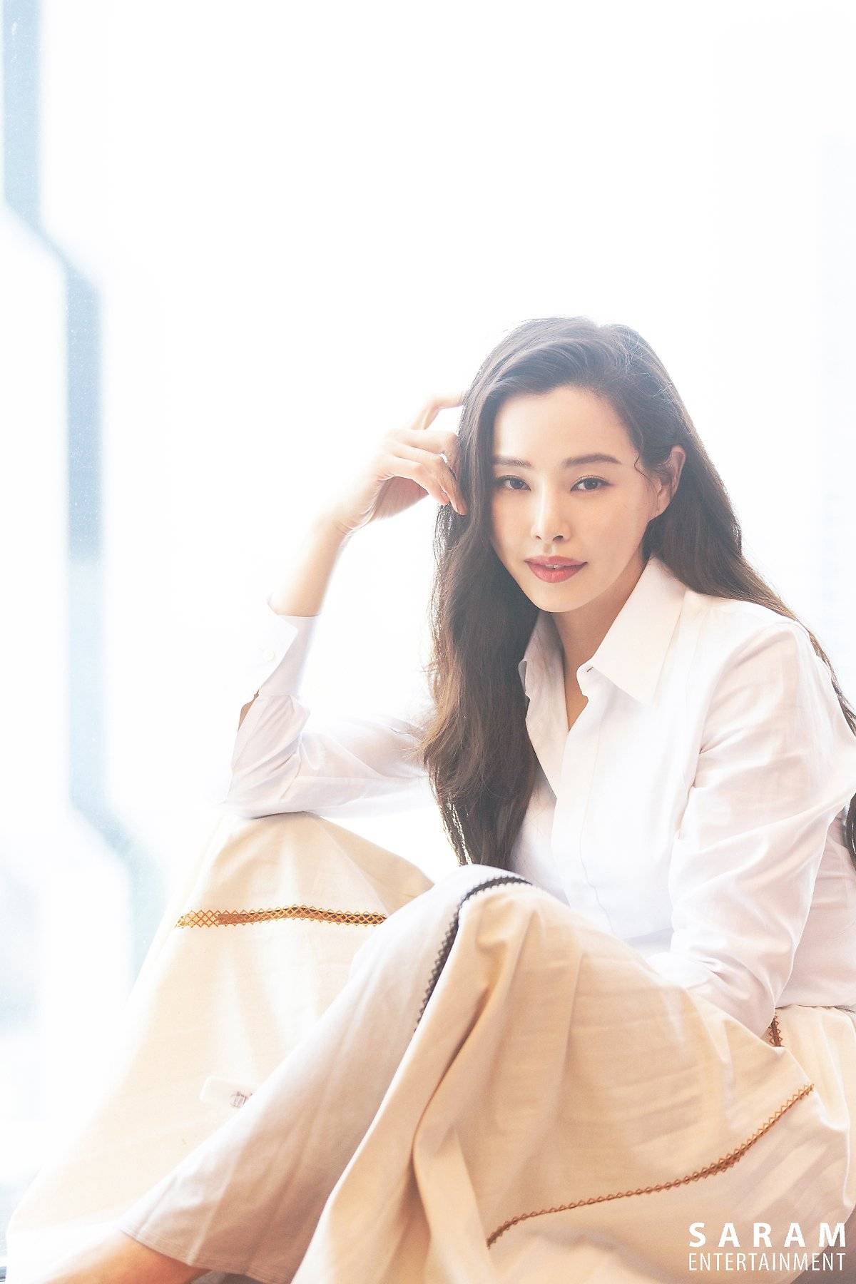 Lee Ha Nee Saram Entertainment Profile photos